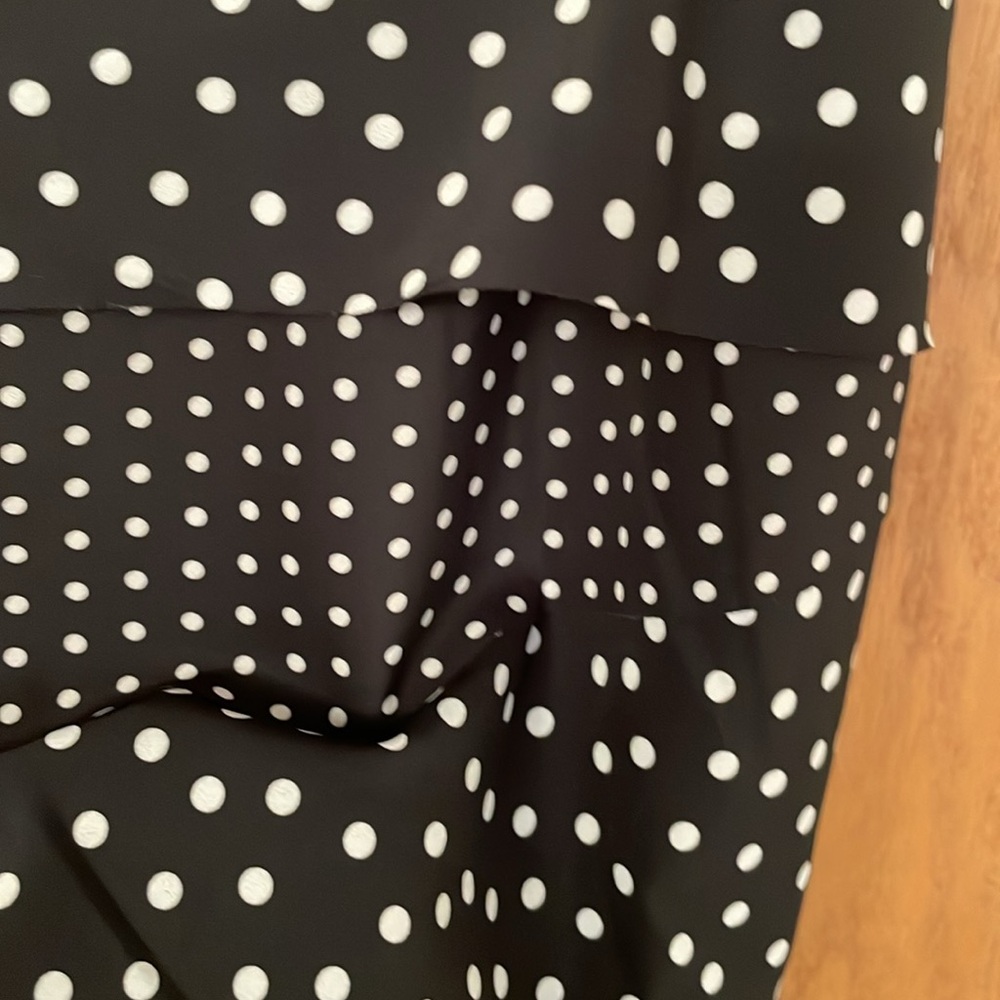 White House Black Market NWT skirt! Cute and flattering fit! - Picture 5 of 9